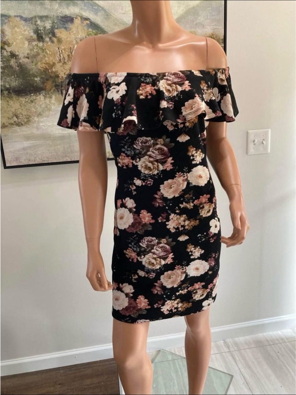 Chesley Black Off-Shoulder Floral Ruffle Dress medium textured form fitting